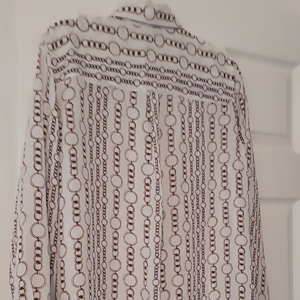 Banana Republic White Button-Down Blouse with Black Chain Pattern - Picture 8 of 8